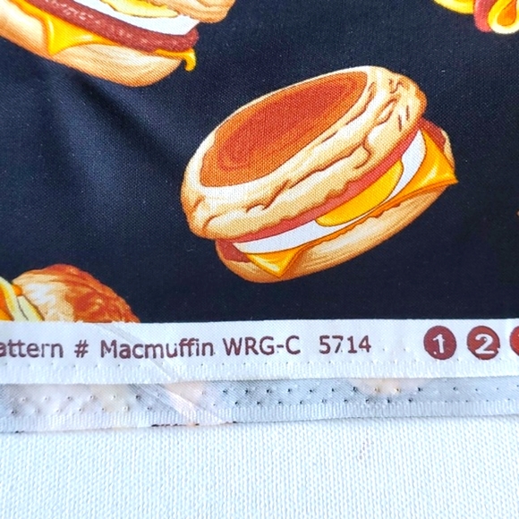 "Breakfast Club" Maria Kalinowski Kanvas Benatrex Cotton Print 36×44 inches - Picture 6 of 7